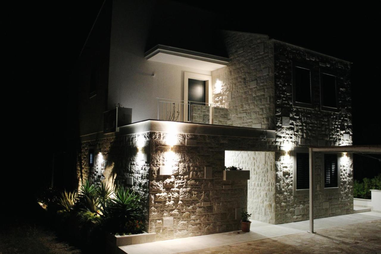 Villa Vera Loviste Bagian luar foto
