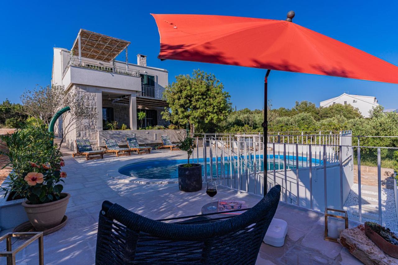 Villa Vera Loviste Bagian luar foto