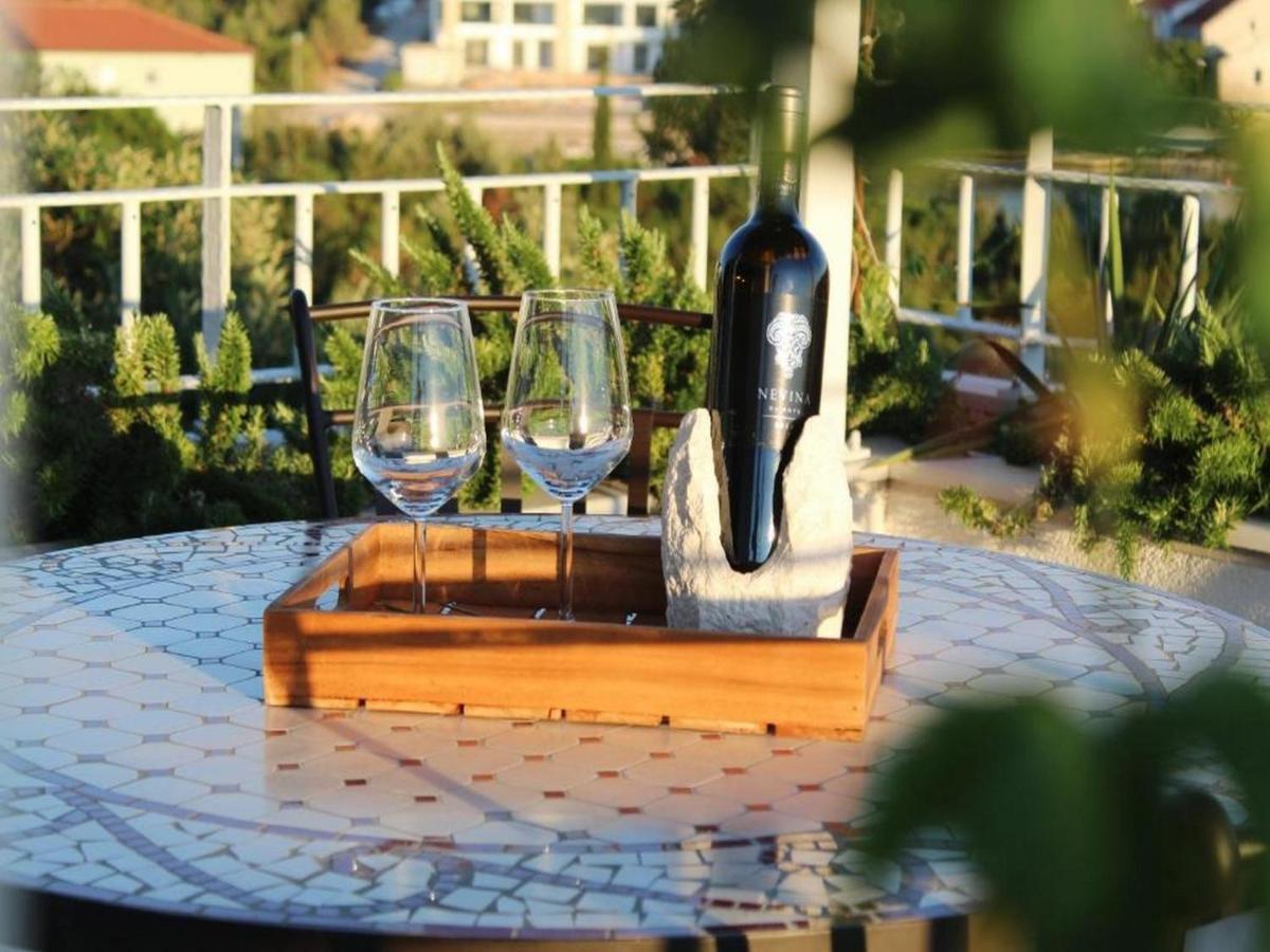 Villa Vera Loviste Bagian luar foto