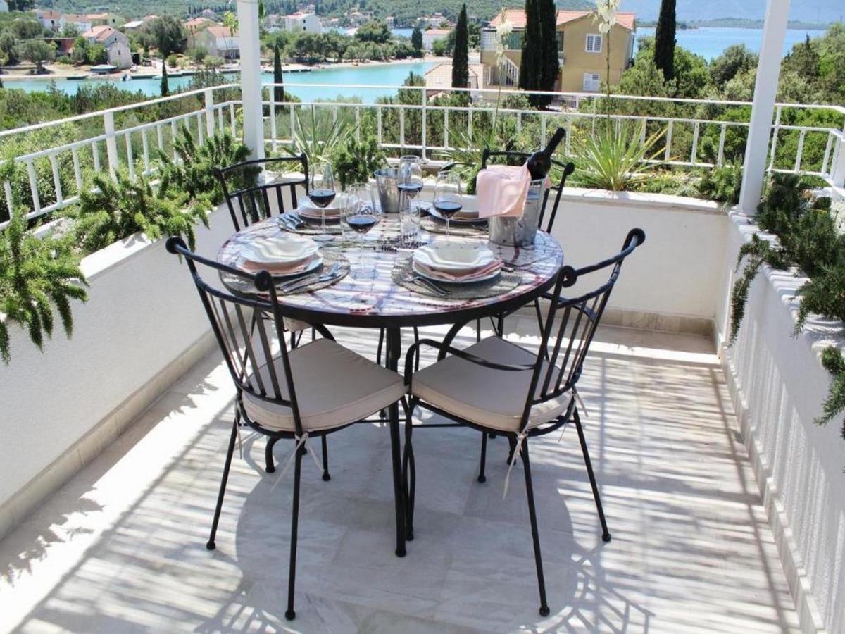 Villa Vera Loviste Bagian luar foto